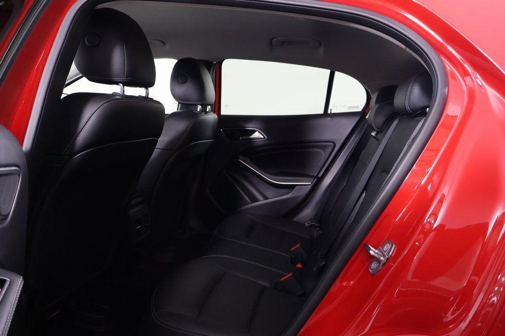 Thumbnail: 2019 Mercedes-Benz GLA - 11