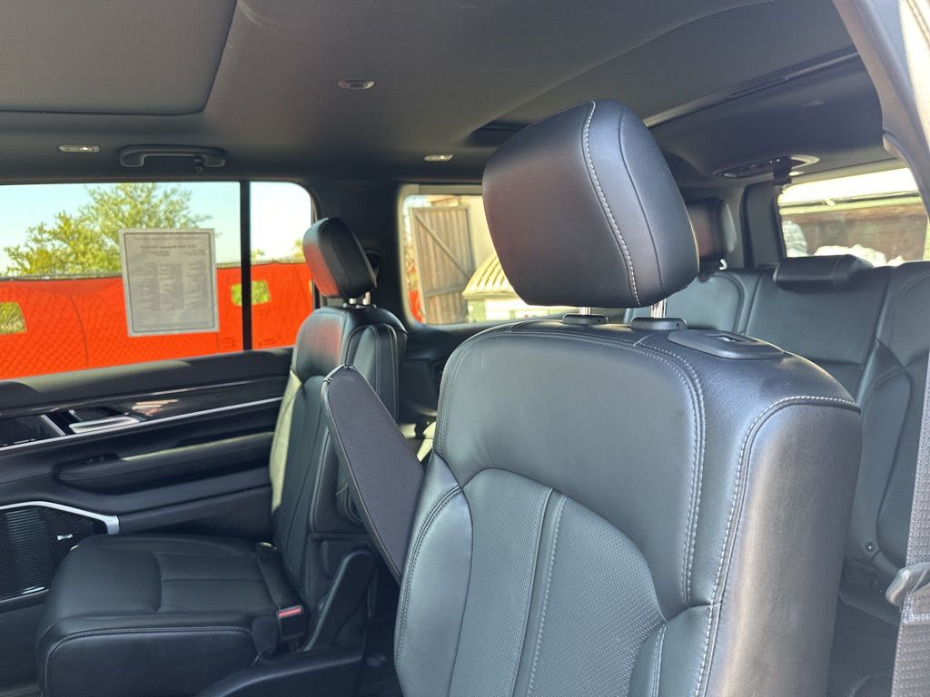 Used Car 2022 Jeep Wagoneer  Series Iii For Sale Under $50,000 In Austin, Texas