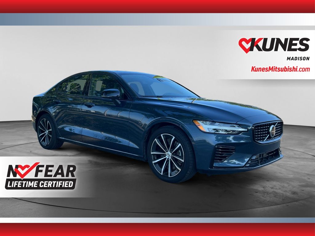 2023 Volvo S60 Recharge T8 Plus Dark Theme eAWD