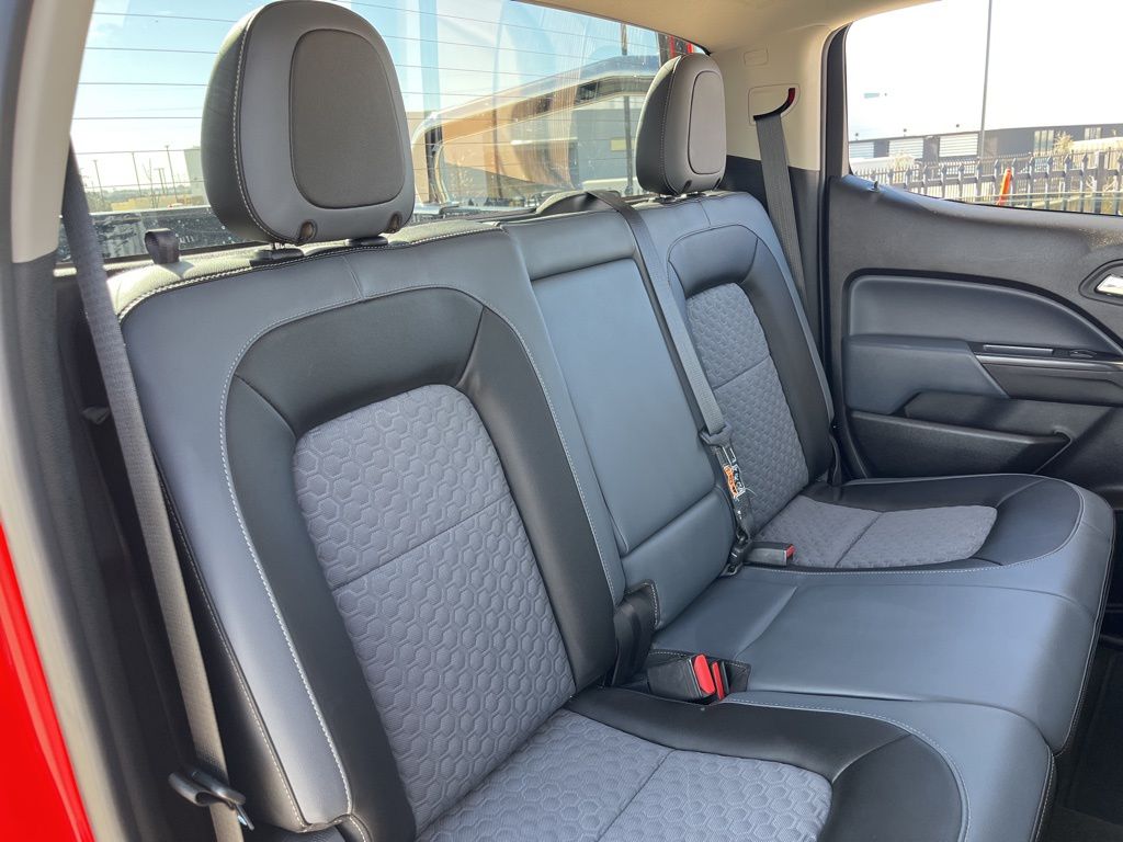 Thumbnail: 2015 Chevrolet Colorado - 26