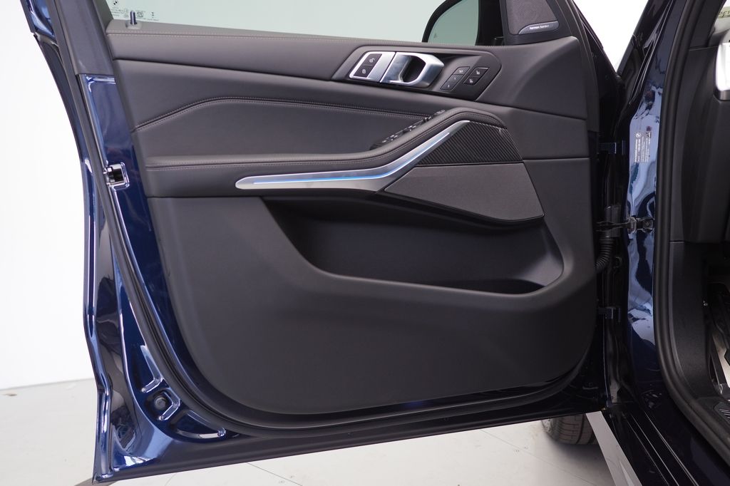 Thumbnail: 2026 BMW X5 - 6