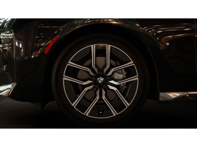 Thumbnail: 2025 BMW 7 Series - 7