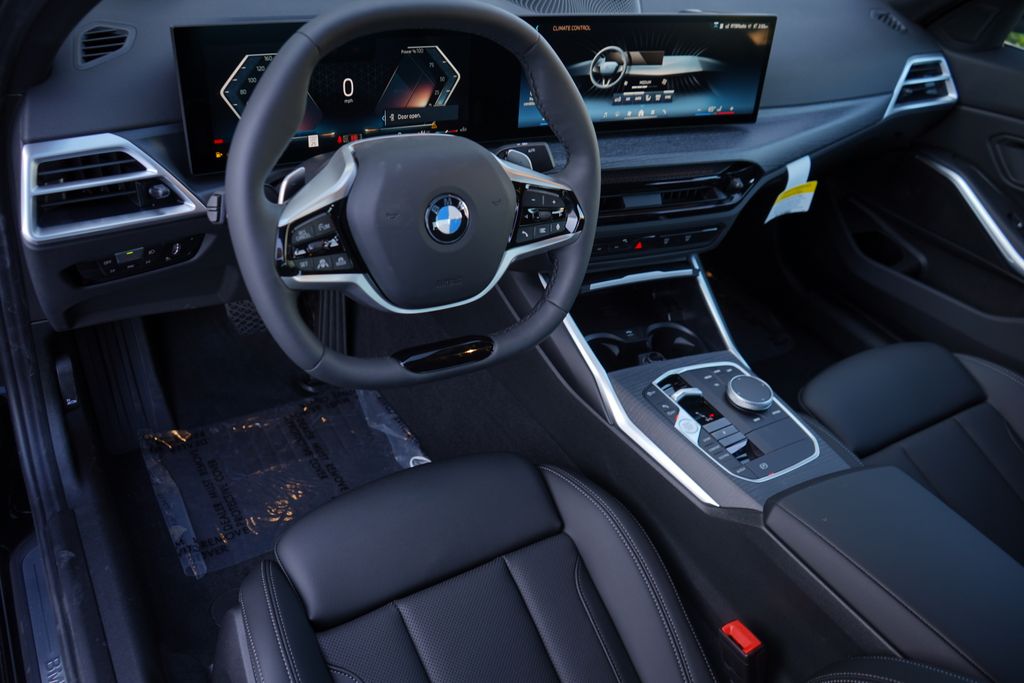 Thumbnail: 2025 BMW 3 Series - 12