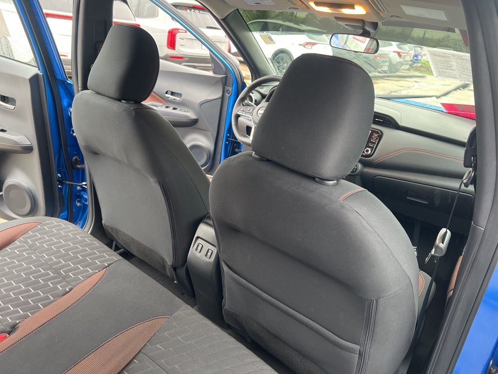 2024 Nissan Kicks SR photo