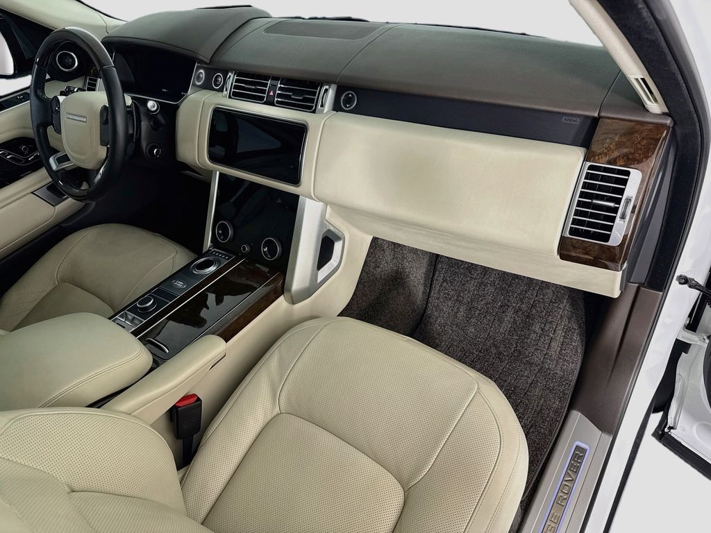 Thumbnail: 2020 Land Rover Range Rover - 18