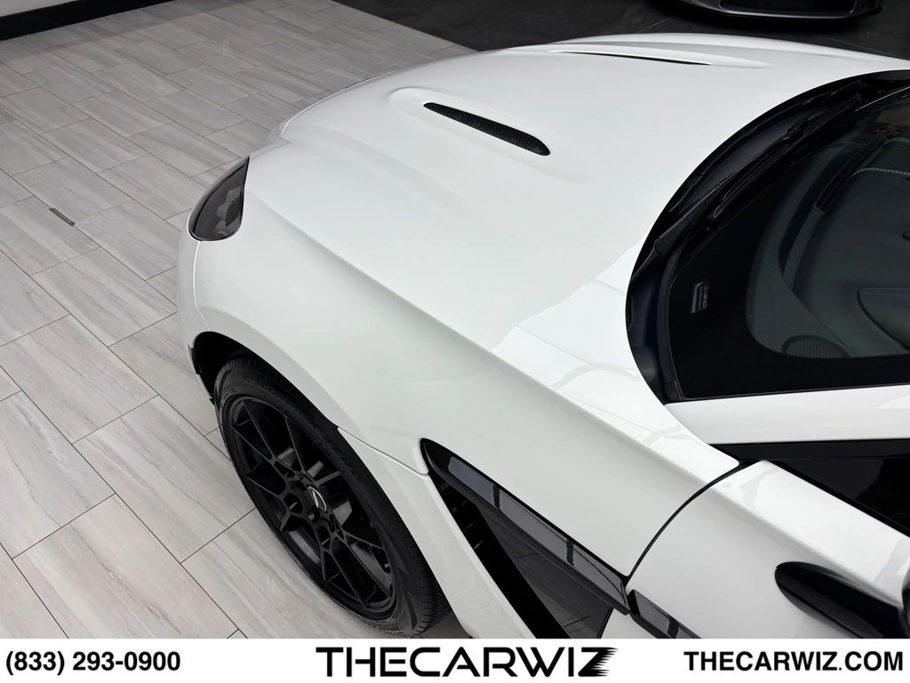 2021 Aston Martin DBX
