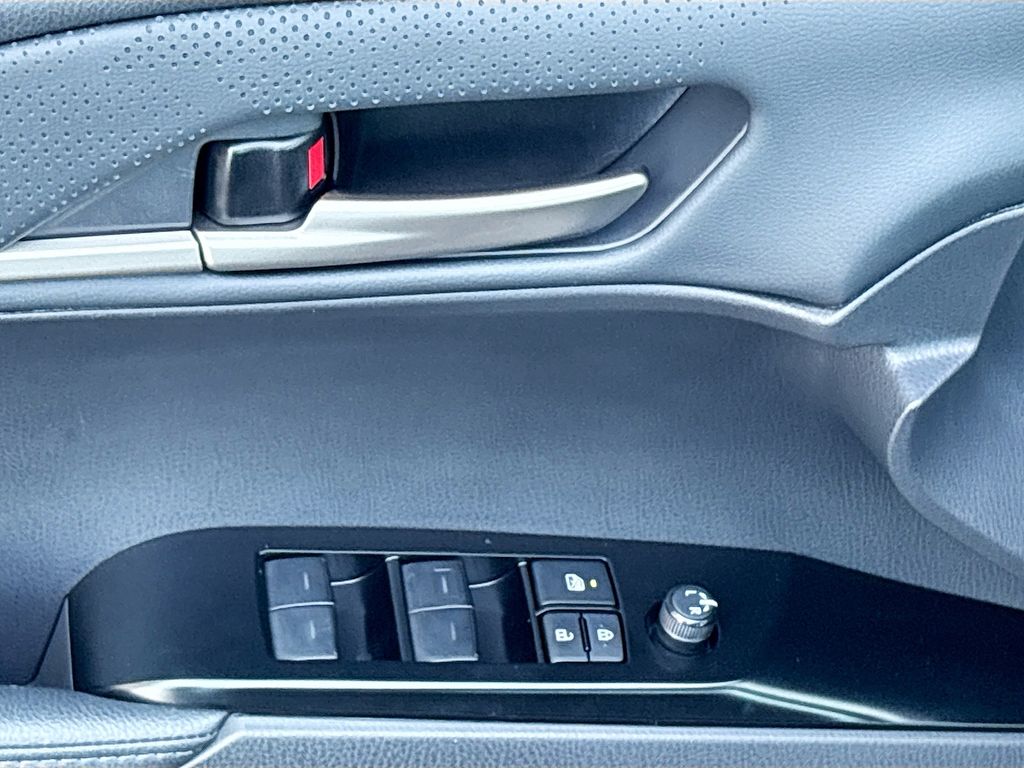 Thumbnail: 2025 Toyota Camry - 22