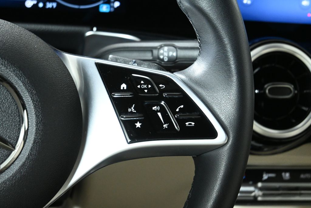 Thumbnail: 2025 Mercedes-Benz GLB - 17