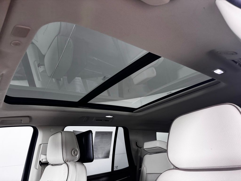 Used 2021 White GMC Denali image 2