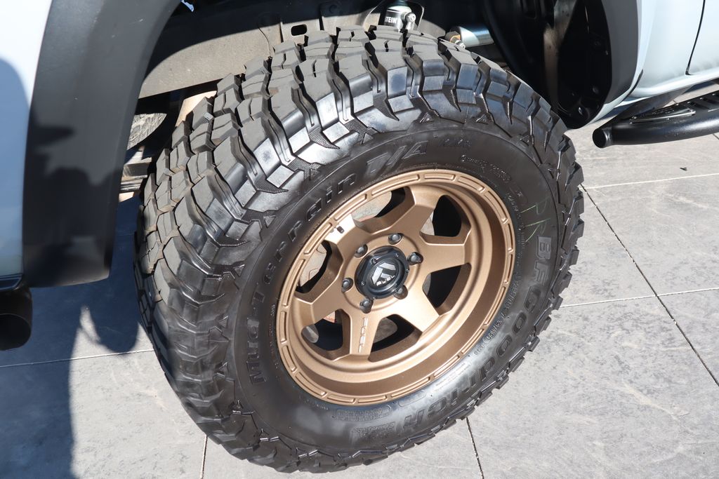 Thumbnail: 2019 Toyota Tacoma - 30