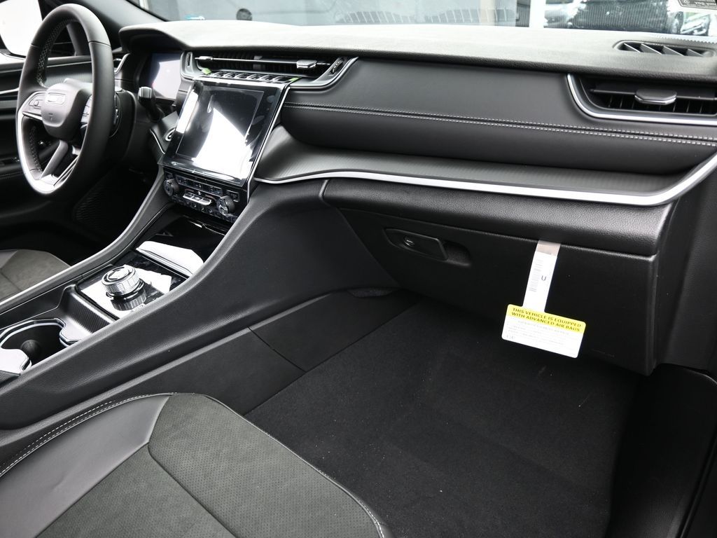 New 2025 Baltic Gray Metallic Clearcoat Jeep Altitude X image 38