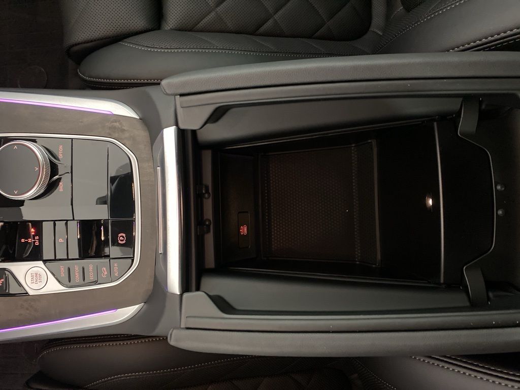 Used 2026 Green BMW xDrive40i image 12