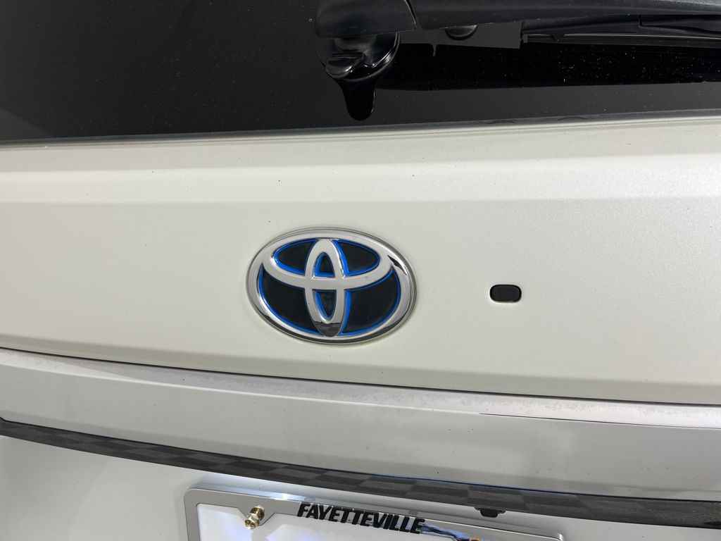 Thumbnail: 2023 Toyota Sequoia - 11