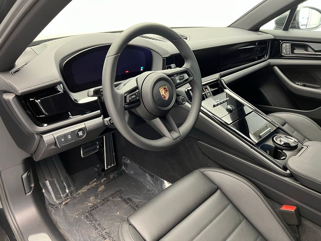 Thumbnail: 2025 Porsche Panamera - 4