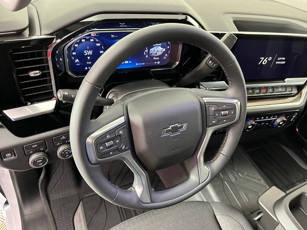 Thumbnail: 2026 Chevrolet Silverado 1500 - 26