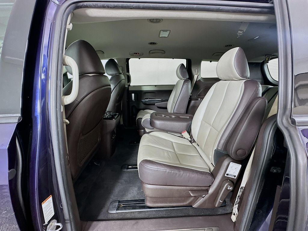 Thumbnail: 2018 Kia Sedona - 25