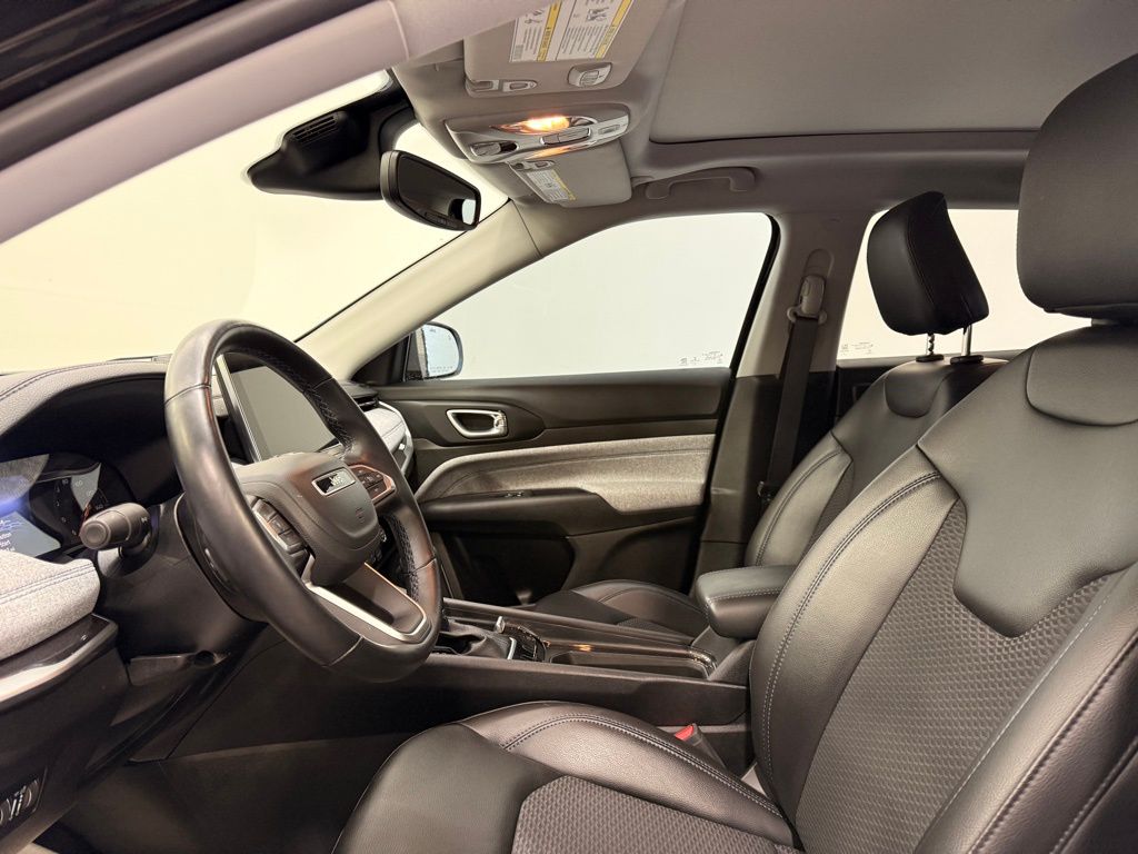 Thumbnail: 2022 Jeep Compass - 10