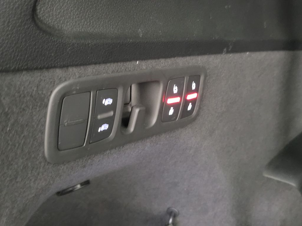 Thumbnail: 2021 Audi Q7 - 12