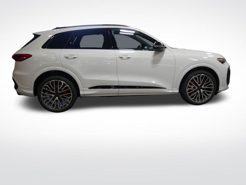 Thumbnail: 2026 Audi SQ5 - 6