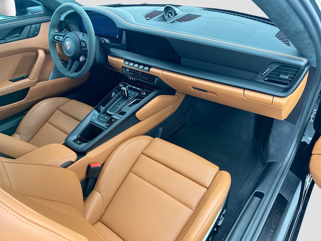 Thumbnail: 2026 Porsche 911 - 19