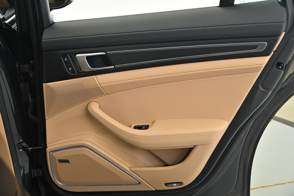 2022 Porsche Panamera Platinum 20
