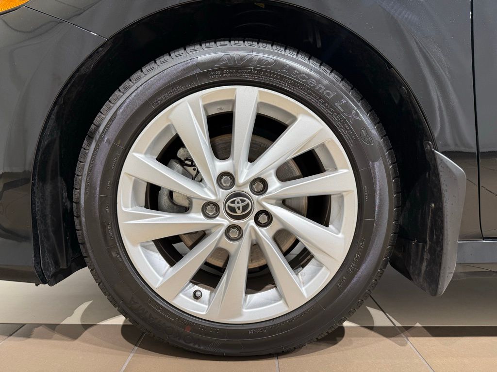 Thumbnail: 2023 Toyota Camry - 9