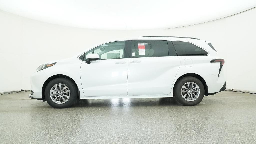 Thumbnail: 2025 Toyota Sienna - 27