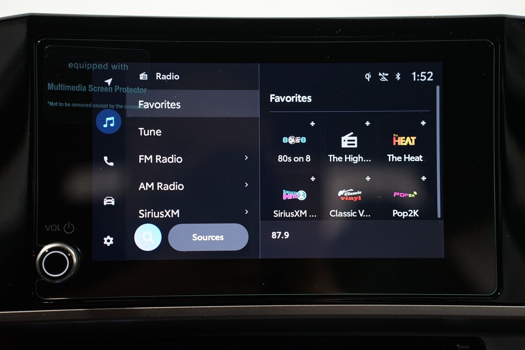 2025 Toyota Camry SE 19