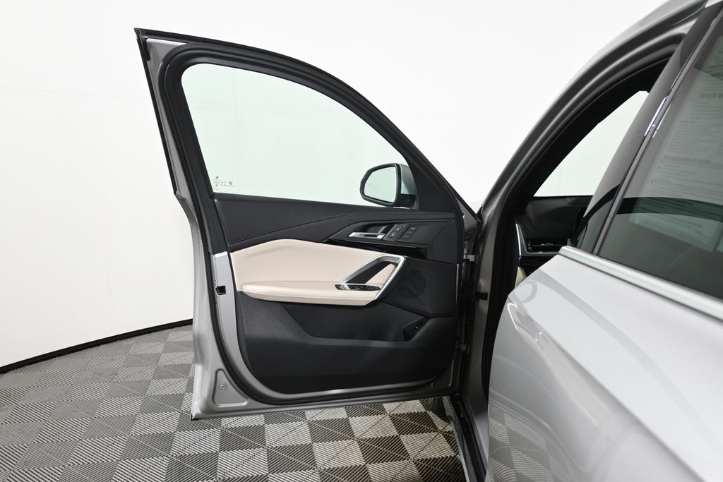 Thumbnail: 2024 BMW X1 - 27