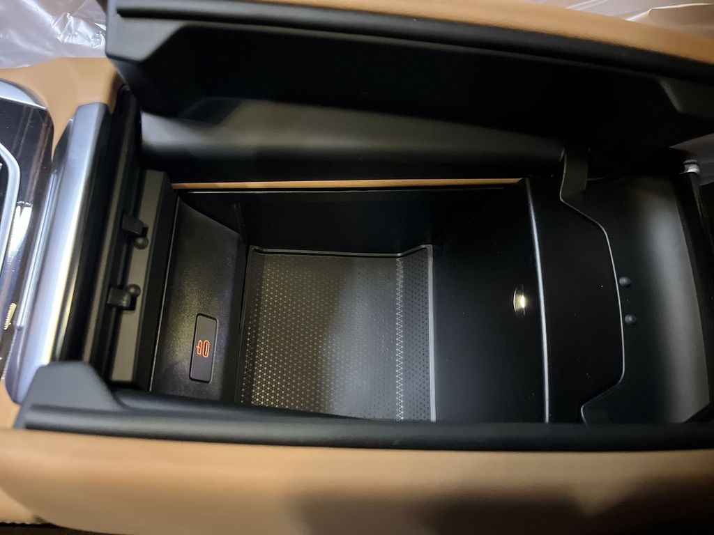 Thumbnail: 2026 BMW X7 - 21