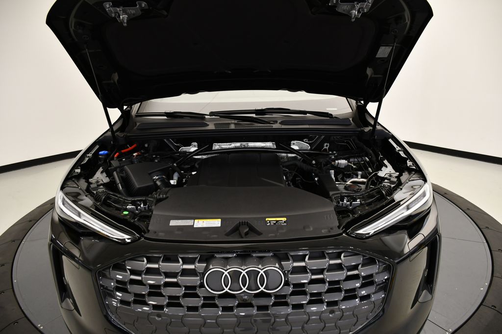 Thumbnail: 2025 Audi Q5 - 12