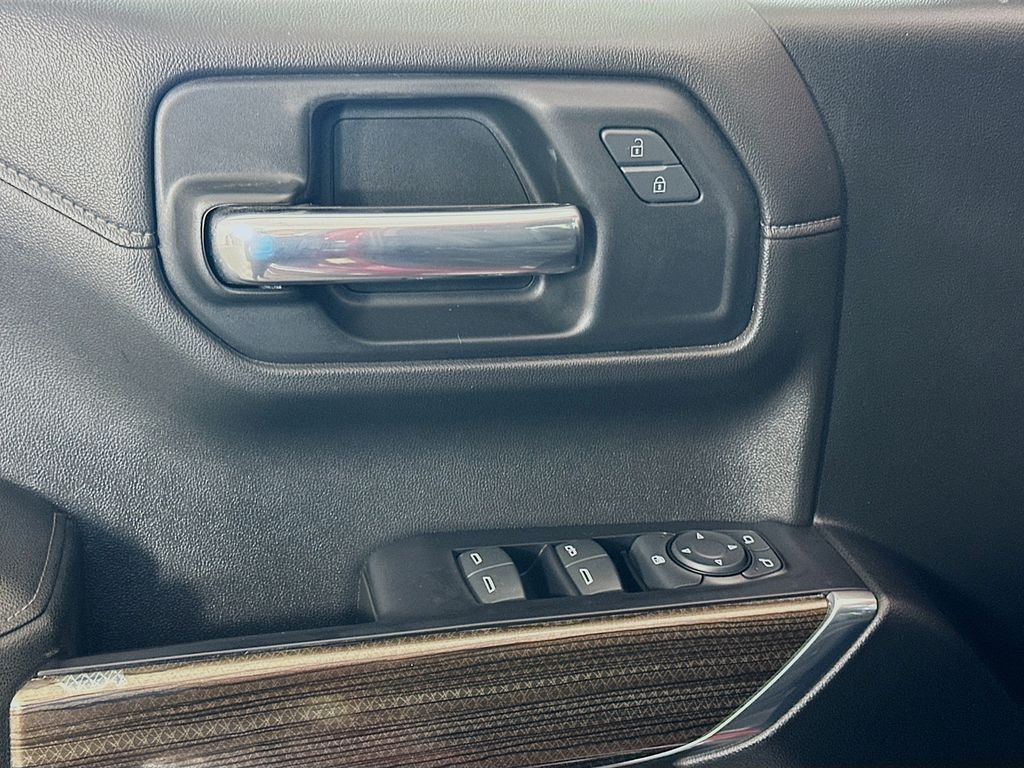 Thumbnail: 2019 Chevrolet Silverado 1500 - 17