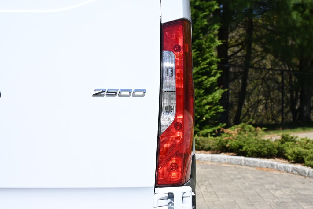 2025 Mercedes-Benz Sprinter 2500 13