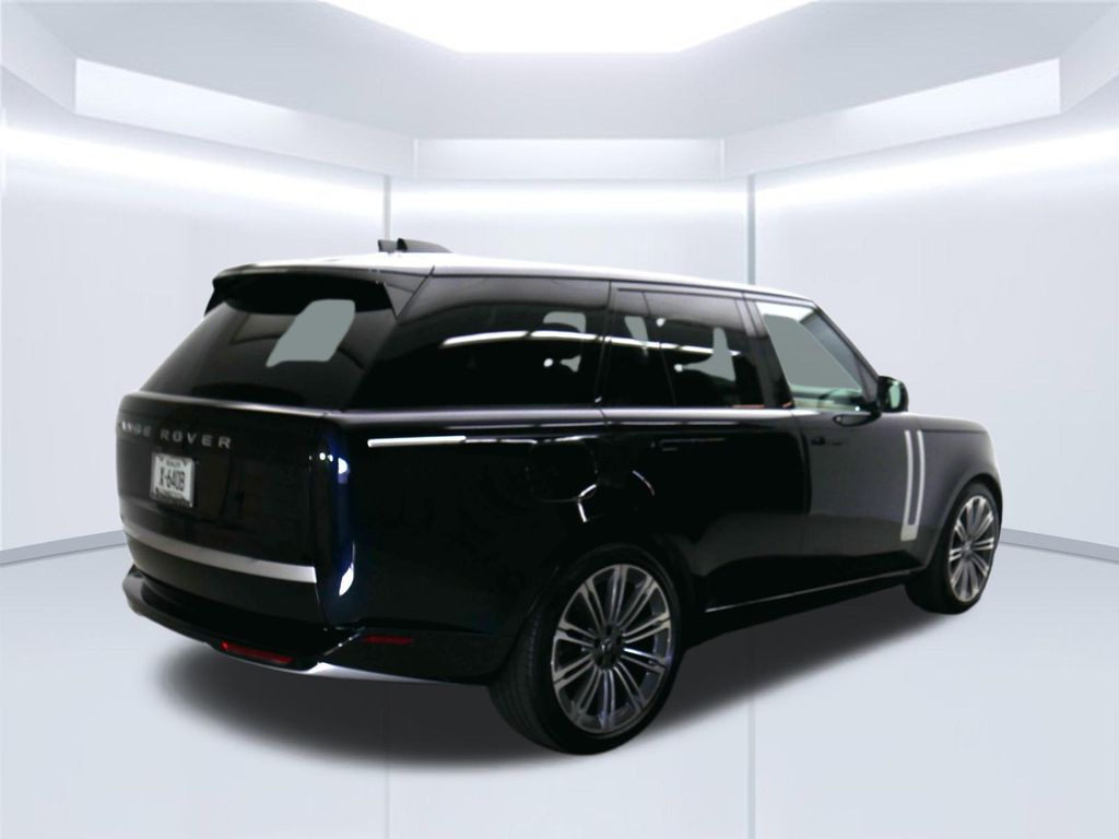 Thumbnail: 2025 Land Rover Range Rover - 7