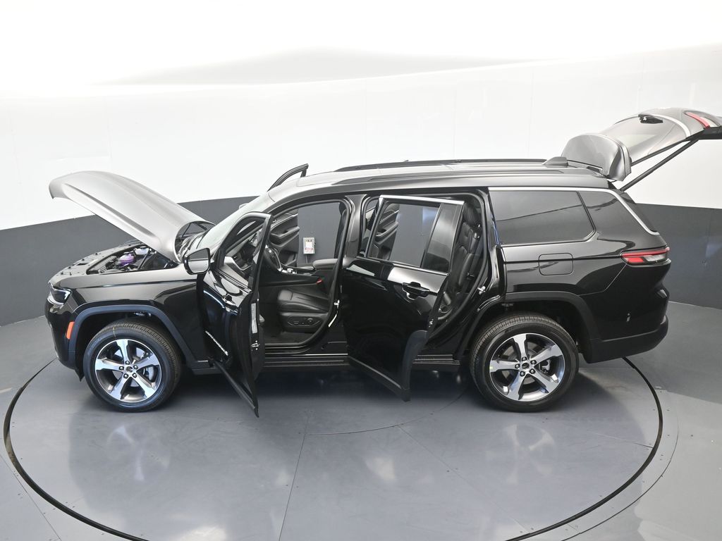 New 2026 Diamond Black Crystal Pearlcoat Jeep Limited image 63