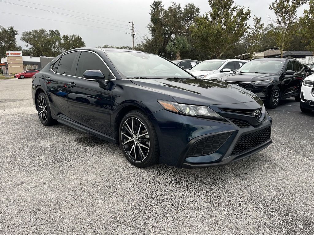 2021 Toyota Camry SE 2