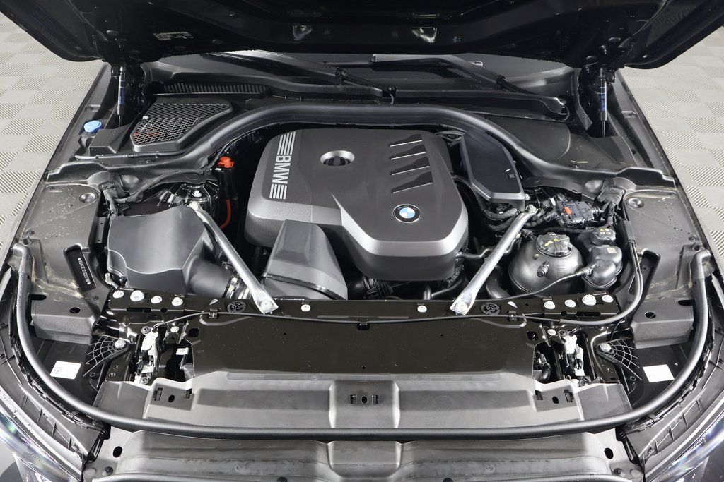 2025 BMW 5 Series 530i 9