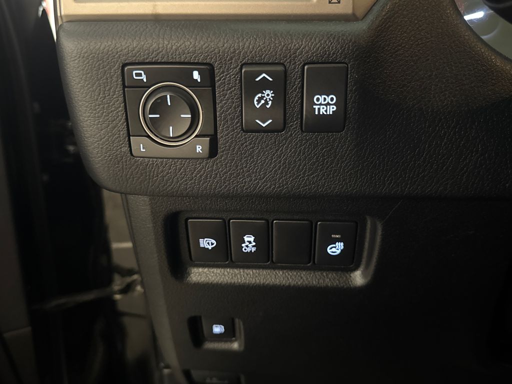 Used 2016 Black Lexus 460 Luxury image 21