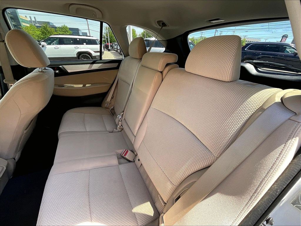 2018 Subaru Outback — photo 15