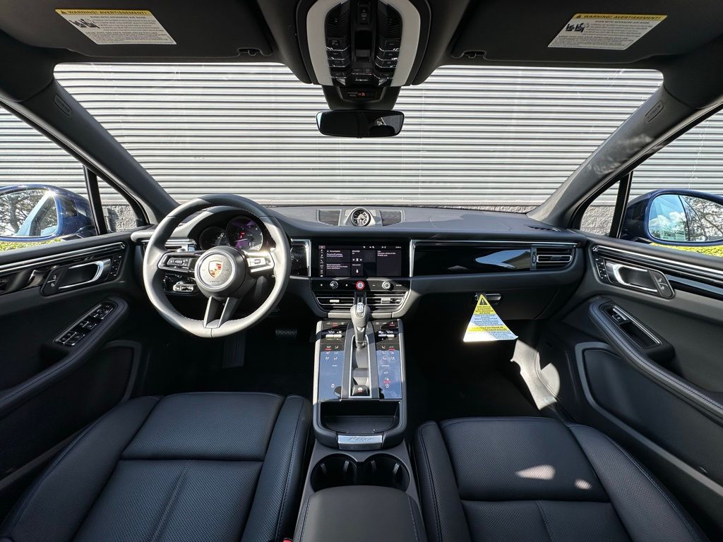 Thumbnail: 2026 Porsche Macan - 6