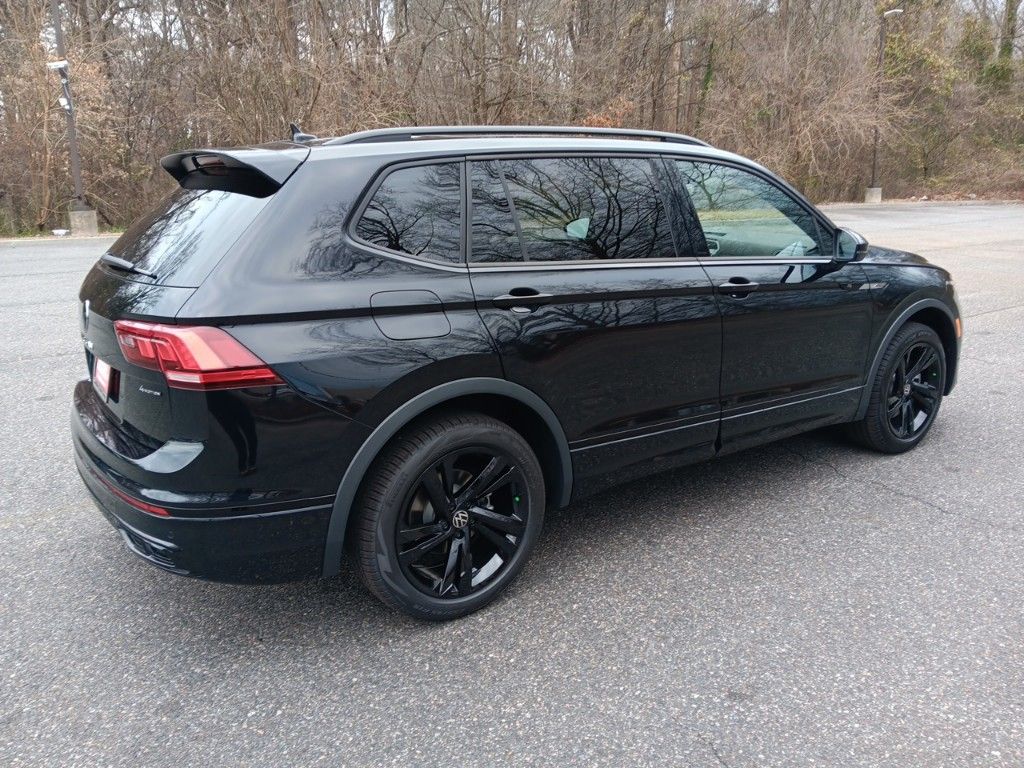 2024 Volkswagen Tiguan 2.0T SE R-Line Black 5