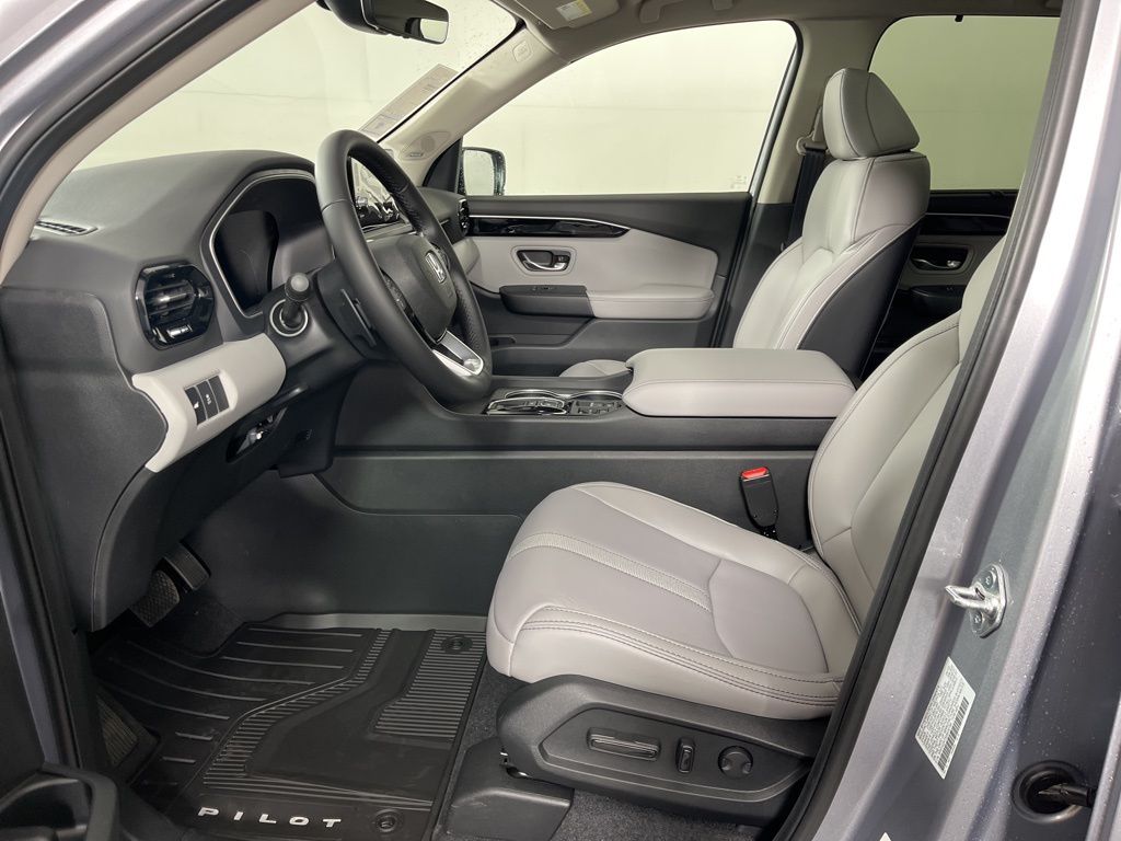 2025 Honda Pilot Touring 24