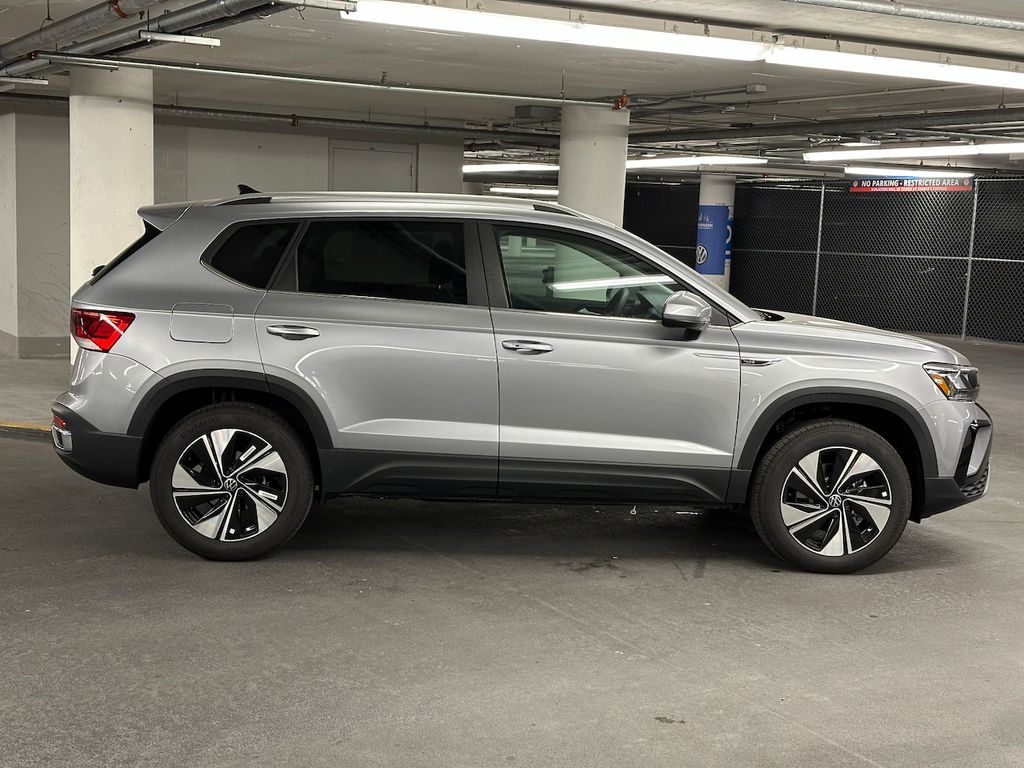 2024 Volkswagen Taos 1.5T SE 7