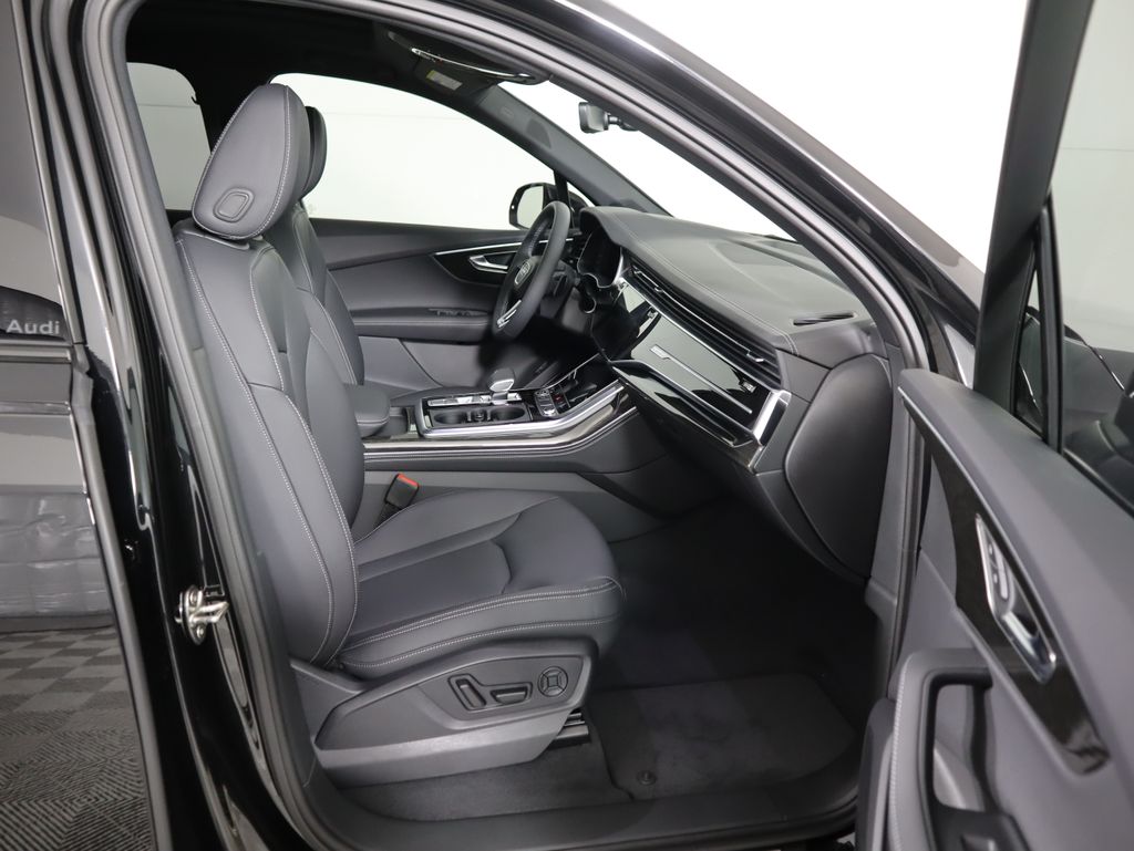 Thumbnail: 2026 Audi Q7 - 22