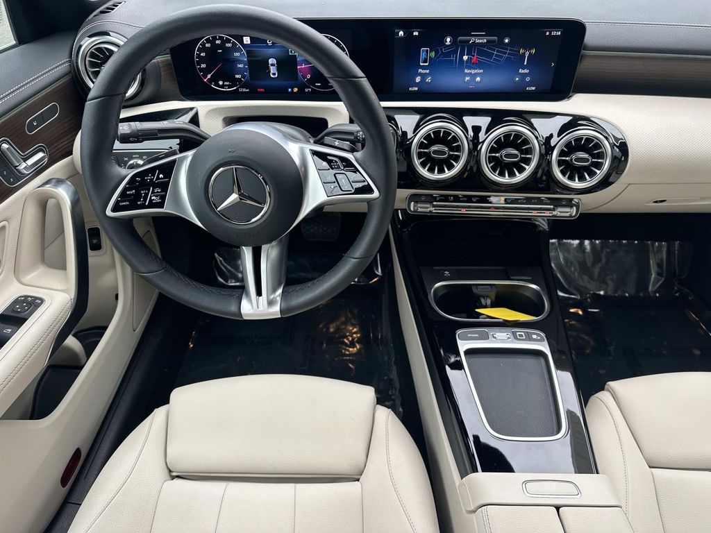 Thumbnail: 2025 Mercedes-Benz CLA - 20