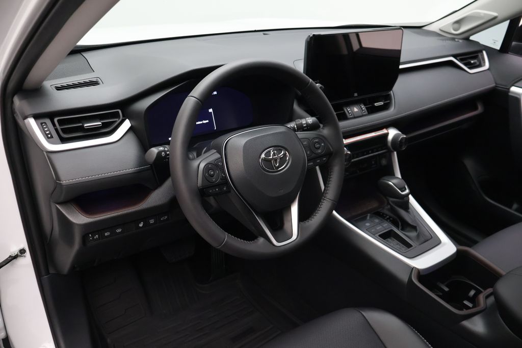 Thumbnail: 2025 Toyota RAV4 - 15