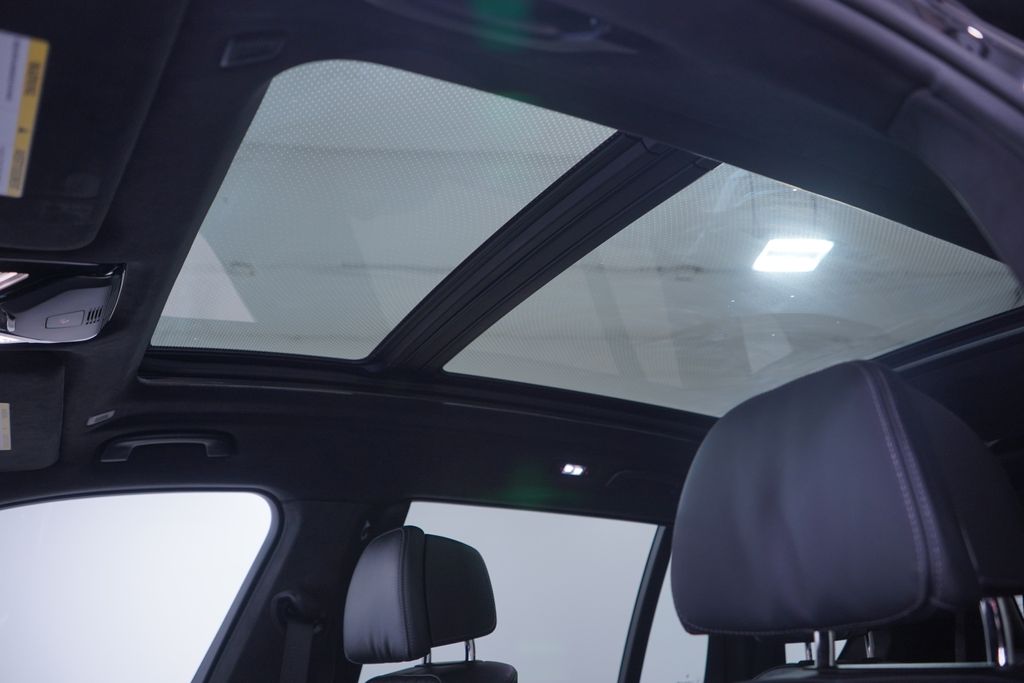 Thumbnail: 2025 BMW X7 - 8