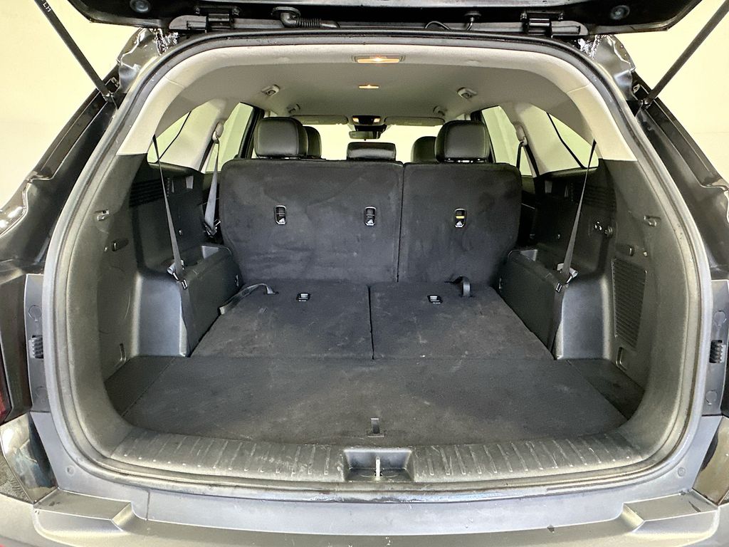 Thumbnail: 2023 Kia Sorento - 26