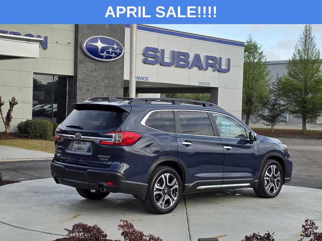 View vehicle photo 5