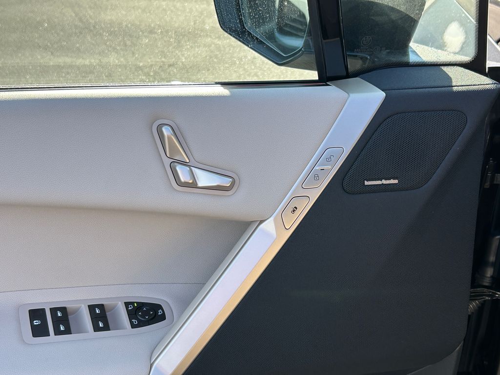 Thumbnail: 2026 BMW iX - 12